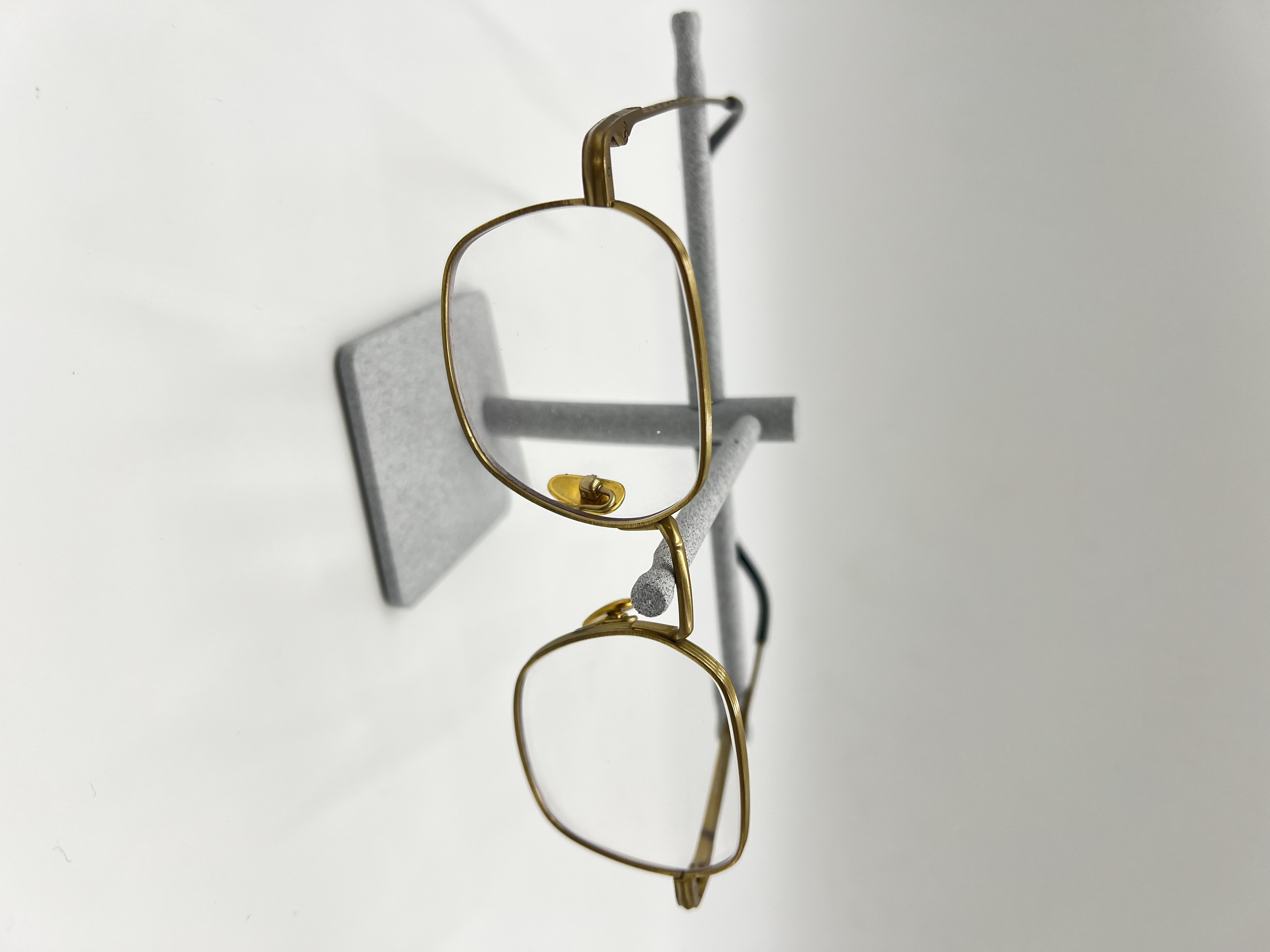 Single Pair Eyeglass Stand - Aurum