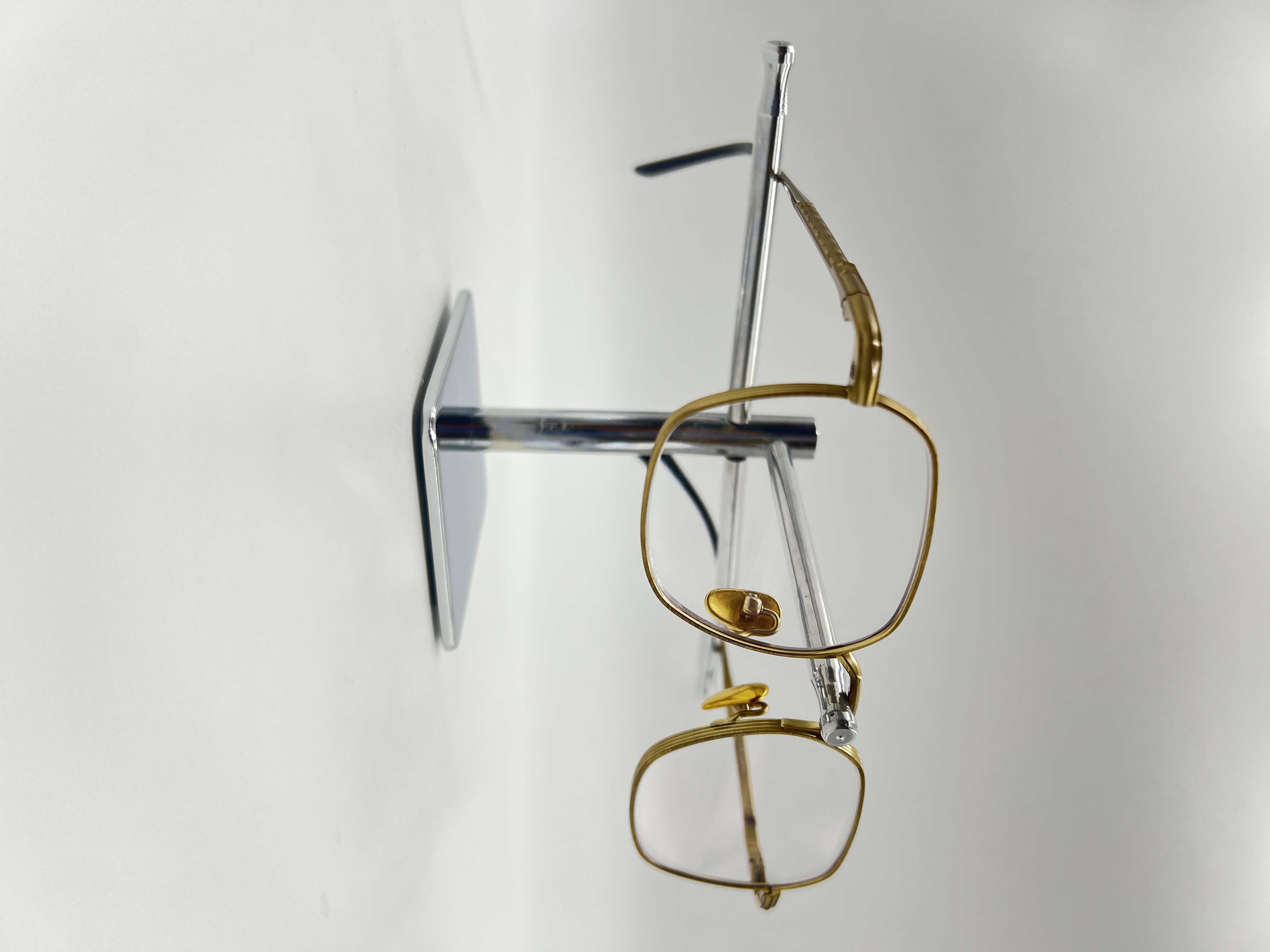 Single Pair Eyeglass Stand - Aurum