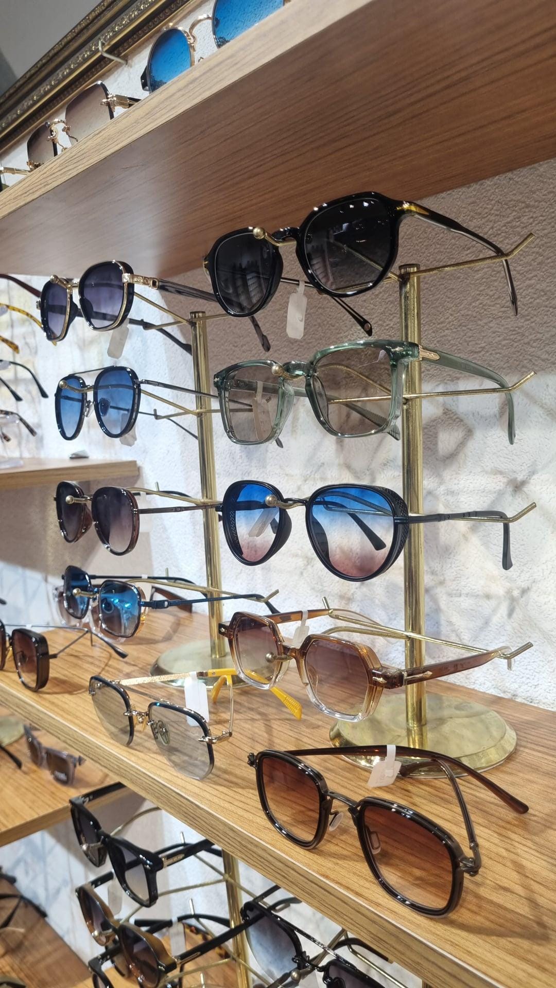 4-Pair Eyeglass Stand - Frame Rise