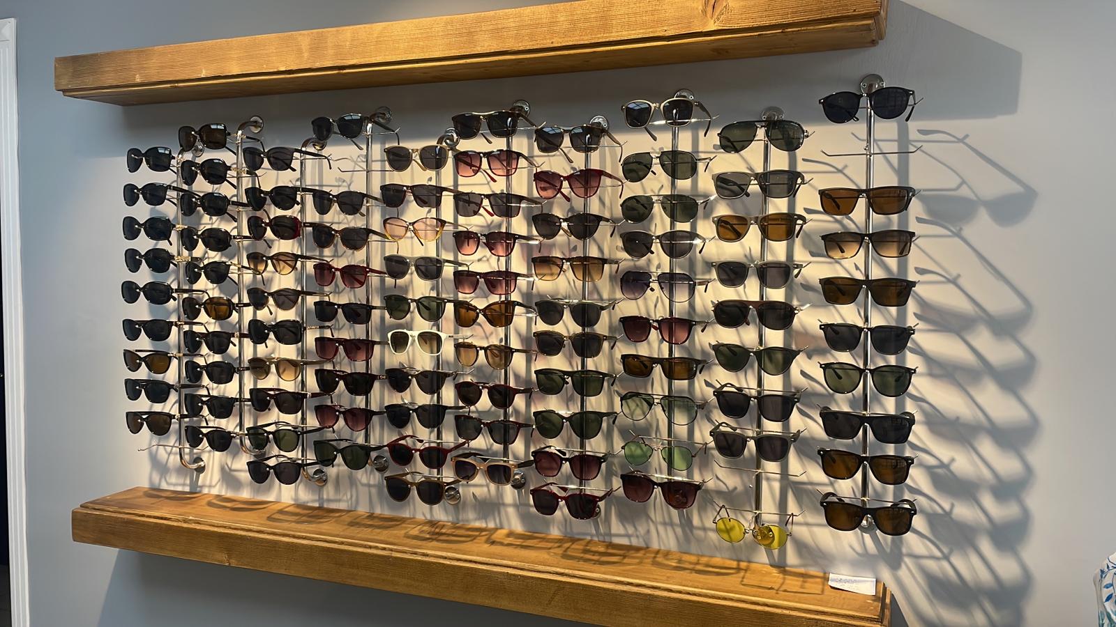 Soporte mural para 11 pares de gafas - Frame Rise