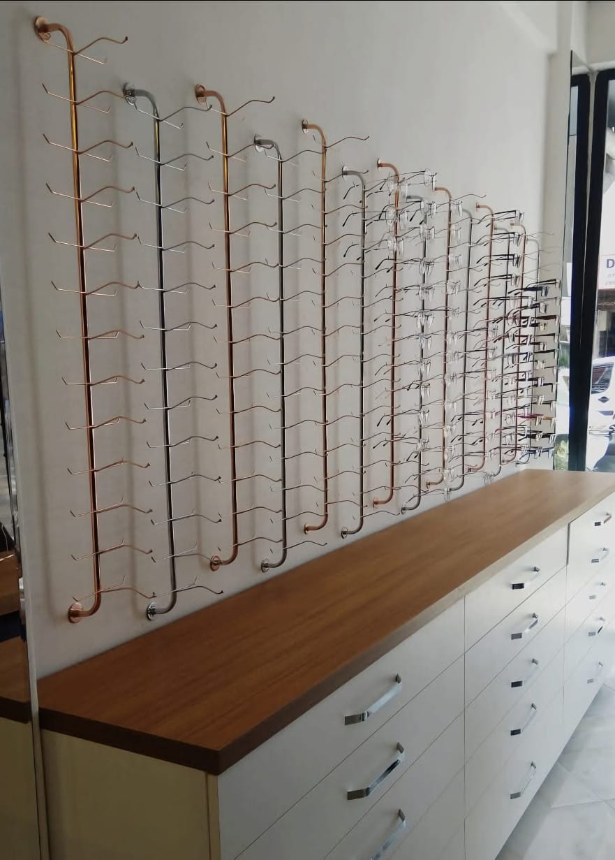 Soporte mural para 14 pares de gafas - Frame Rise