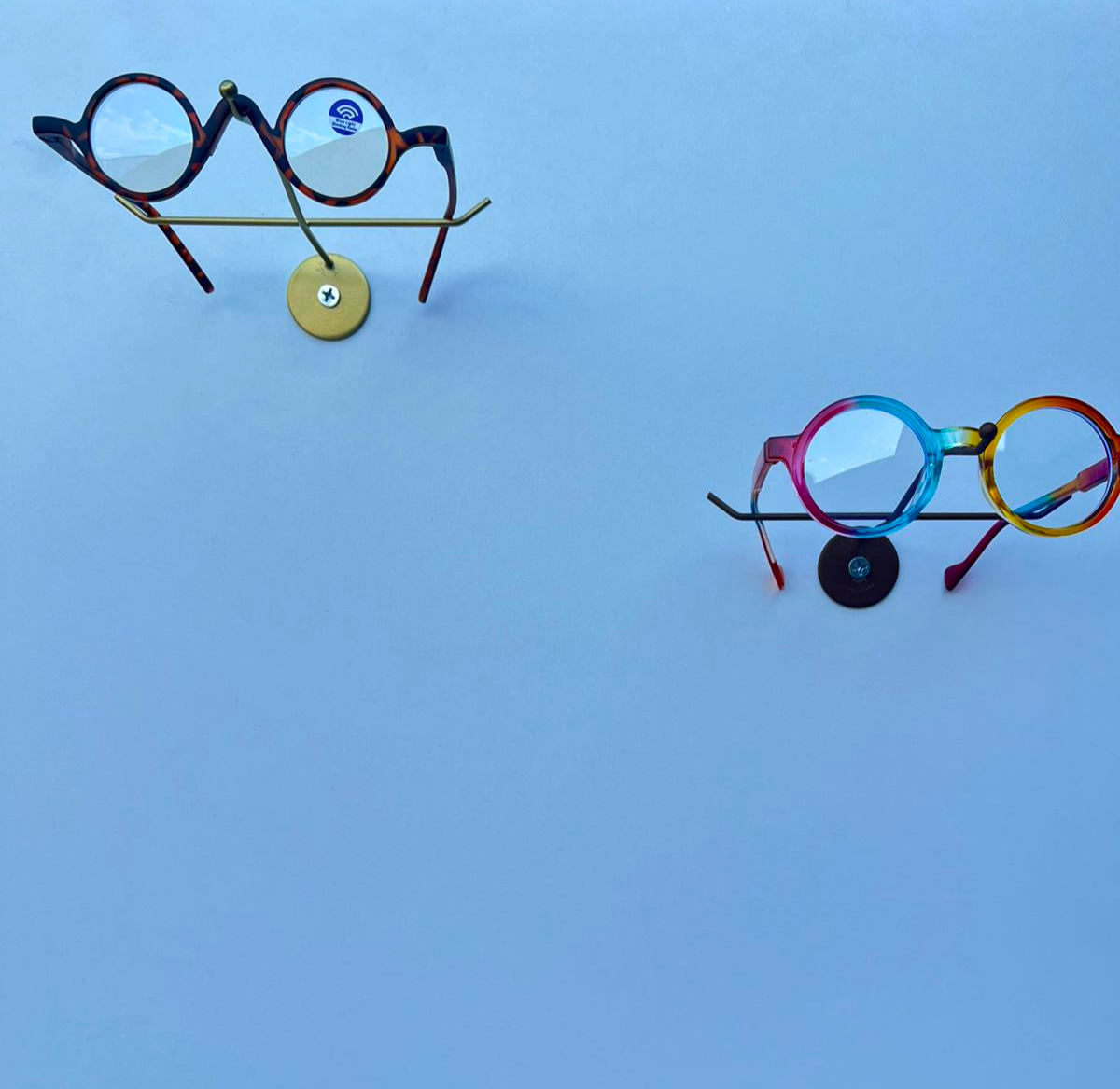 Single Pair Wall Mounted Eyeglass Stand - Flamingo
